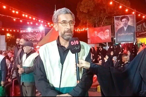 حاضران اجتماع شبانه سنندج: تا شکست نهایی دشمن در میدان می‌مانیم